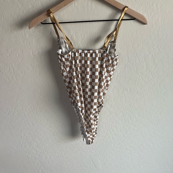 Honeybun Checkered White and Gold Bodysuit - Picture 4 of 4